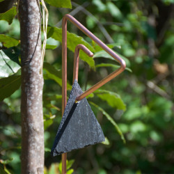 Tuteur métallique de jardin PABLO cuivre avec étiquette ardoise triangle