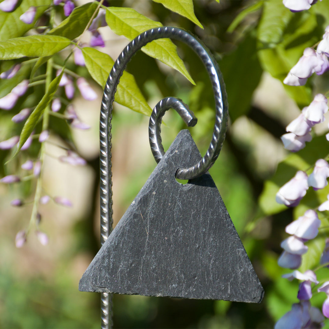 Etiquette ardoise triangle sur Gustav fer cannelé - Le Jardin de Léon