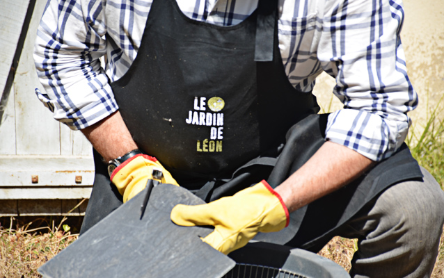 Le Jardin de Léon - Découpe de l'ardoise brute recyclée